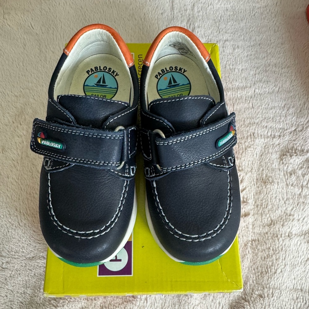 Pablosky leather shoes kids size 8